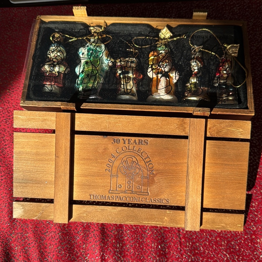 Thomas Pacconi Classics 2004 Collection A Christmas Carol glass tree ornaments